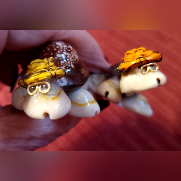 Qyiloy Cartoon Tortoise Set of 2 - Naturel shells  Handmade - Picture 6 of 6